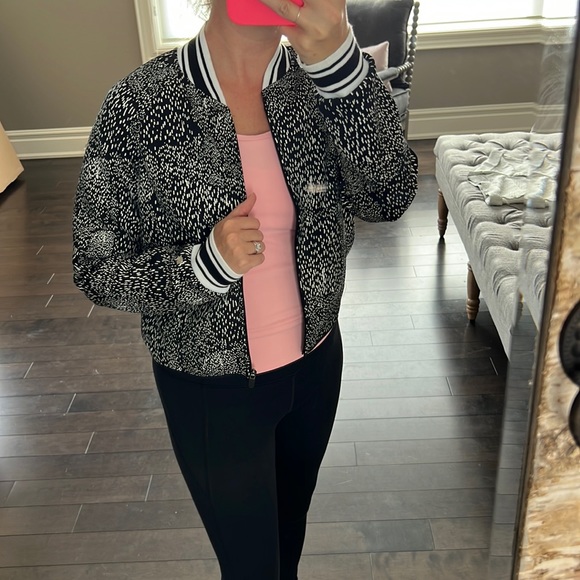FABLETICS black and white jacket - Picture 2 of 6